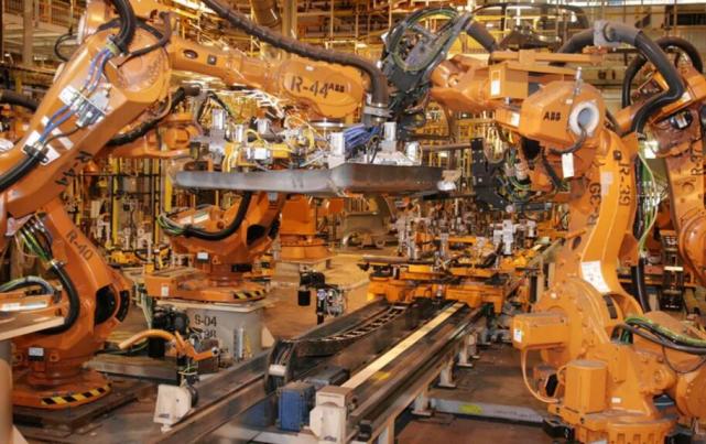 机器人越来越多 为何美国制造业工作岗位还在回流?