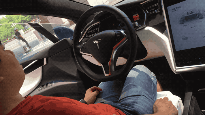 特斯拉 model x 试驾体验:这车真挺适合买给媳妇的 --小数据科技智库